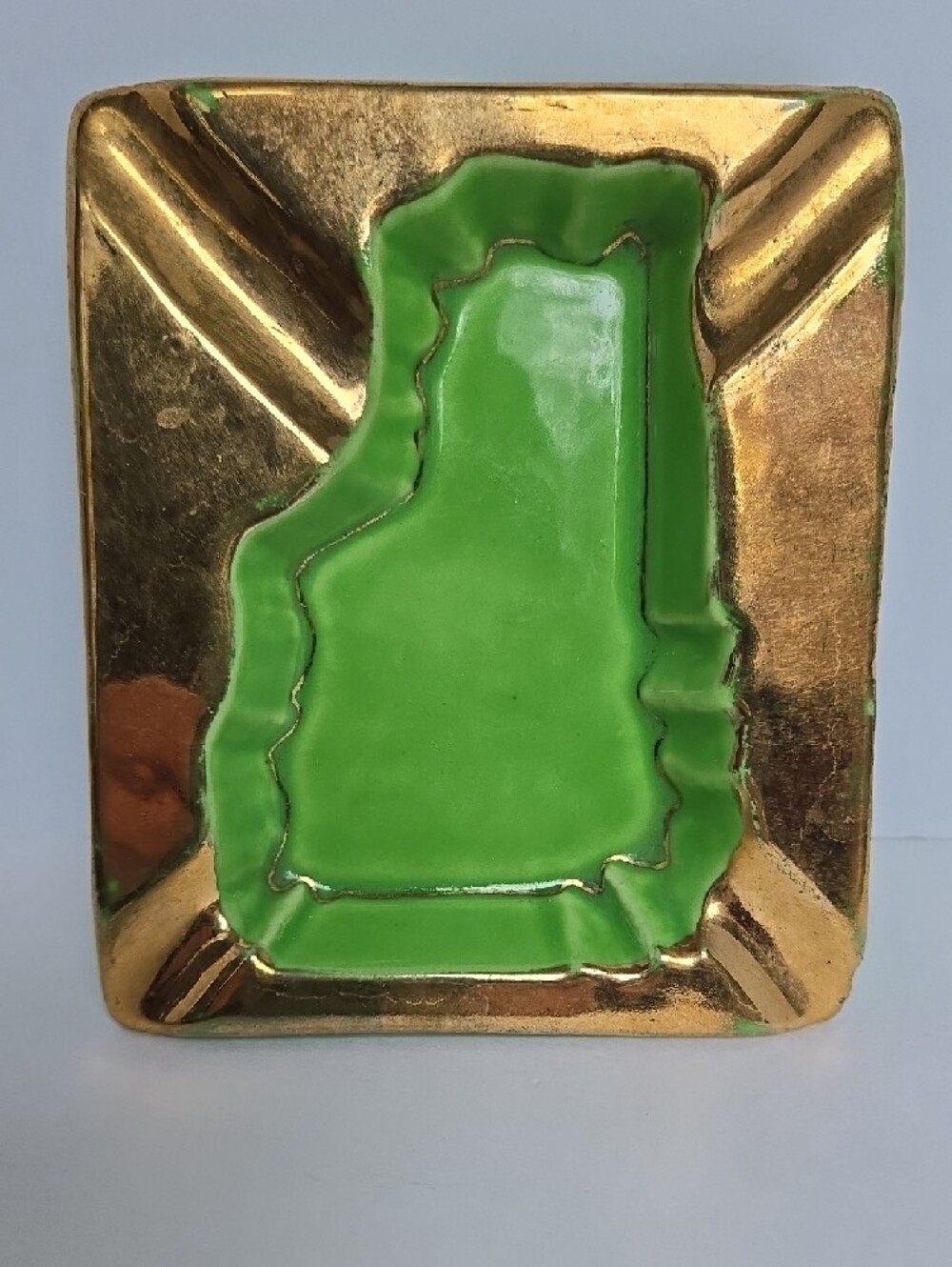 Vintage Green New Hampshire State-Shaped Ceramic Ashtray with Gold Trim - Picture 14 of 14